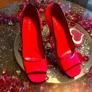 Hot pink Prada heels💗🔥💗